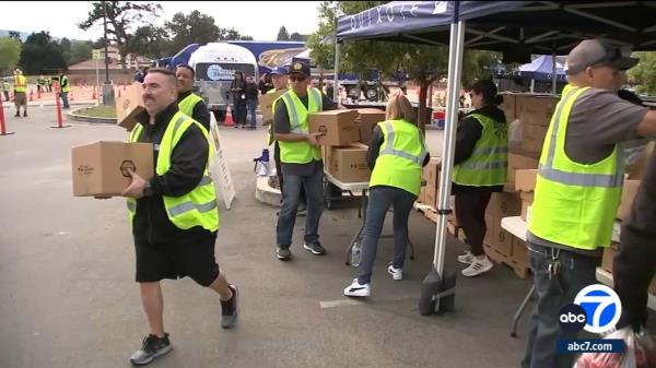 受演员罢工影响的镜头外工作人员正在寻求食物捐赠的帮助